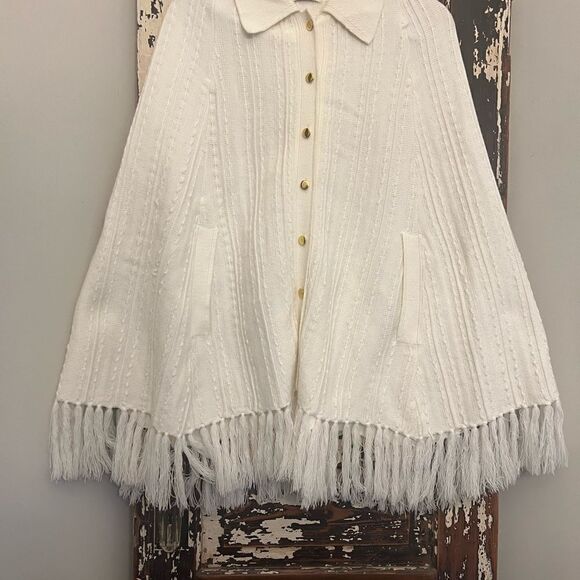 Vintage Lilly Of California 1960’s button down cape/shawl/sweater w collar. - Picture 2 of 7
